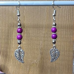 22069 Purple dangle earrings
